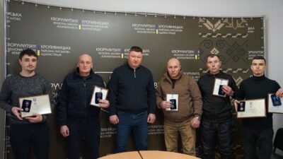 У Кропивницькому районі військовослужбовцям вручили державні відзнаки за мужність і незламність